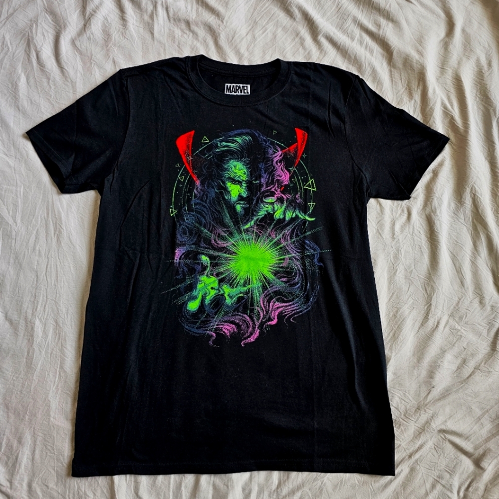 Medium Marvel tshirt